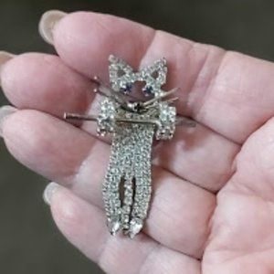 HANGING CAT BROOCH